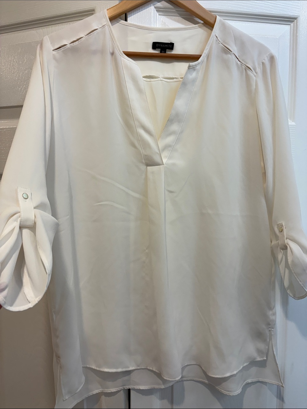 Dynamite Cream V-Neck Flowing Blouse